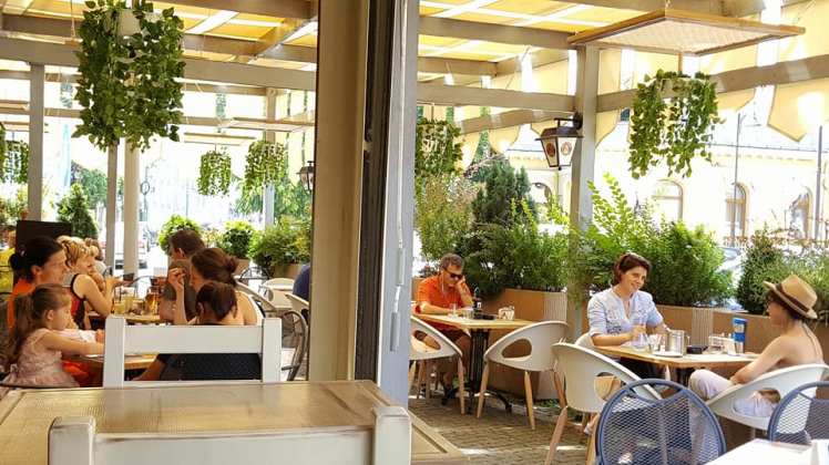 19399244_1887966268193602_1453589280046002045_n